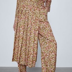 NEW Zara Pleated Skirt Pants XS SOLD OUT